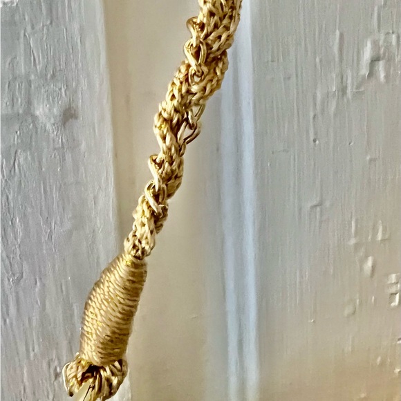 Woven Gold pattern Purse w/Brooch - Picture 4 of 4